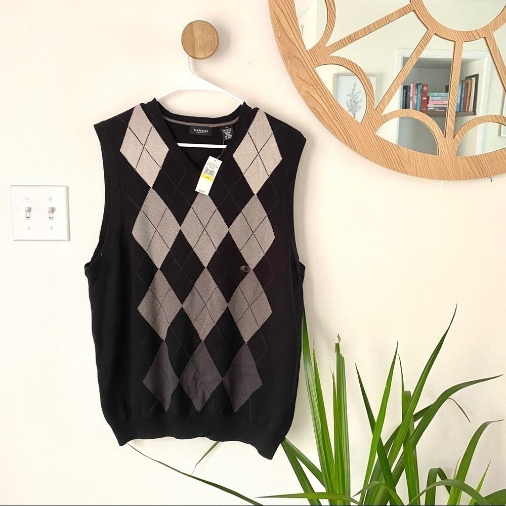 NWT Van Heusen Black/Gray Argyle Vest MENS MED